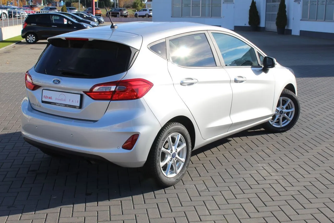 Ford Fiesta 1.1 Sitzheizung Tempomat...  Image 4