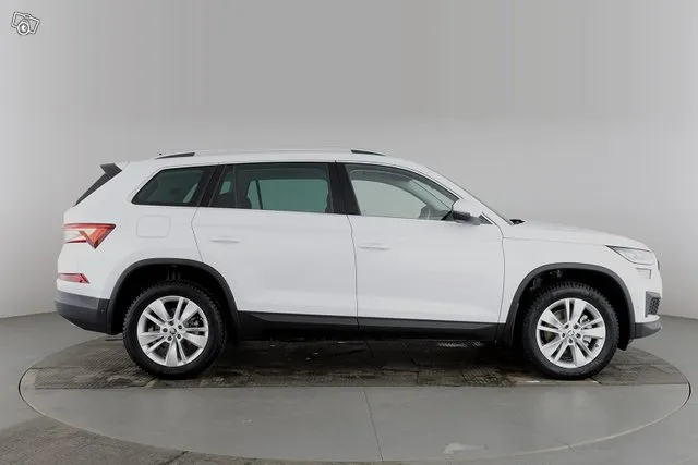 Skoda Kodiaq 1.5 TSI ACT Style DSG Autom. *7-paikkainen / Lisälämmitin / Vetokoukku / Navigointi / Sähköpenkit muistilla / Sähkötoiminen takaluukku* - Autohuumakorko 1,99%+kulut - Image 5